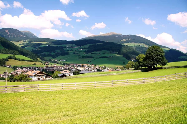 Sarnthein Dolinie Sarn Niedaleko Bolzano Południowym Tyrolu Latem — Zdjęcie stockowe