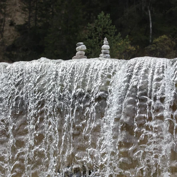 Hermosa Cascada Sobre Fondo Naturaleza — Foto de Stock