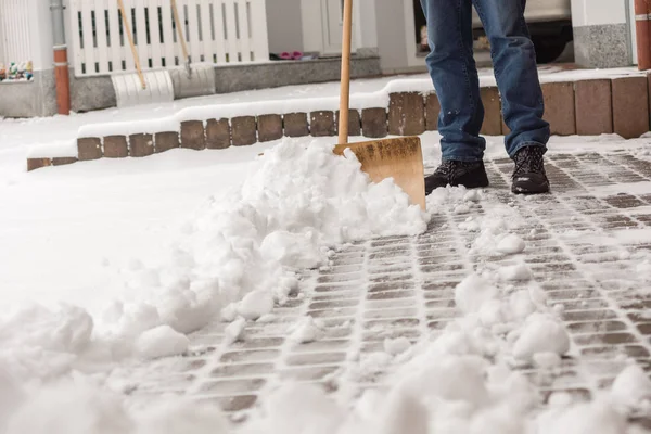 Oczyszczanie Śniegu Zimie — Zdjęcie stockowe
