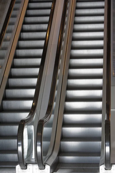 Dos Escaleras Escaladoras Trabajando Juntas Una Tienda —  Fotos de Stock