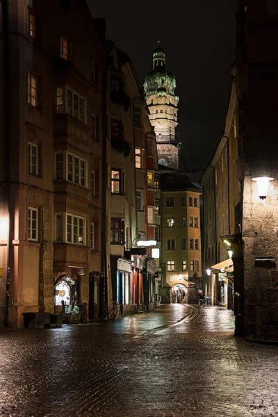 Innsbruck Áustria Iluminou Cidade Velha Noite Depois Uma Chuva — Fotografia de Stock