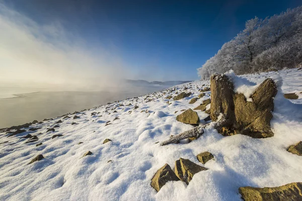 Salida Del Sol Nieve Con Niebla Sol Lago — Foto de Stock