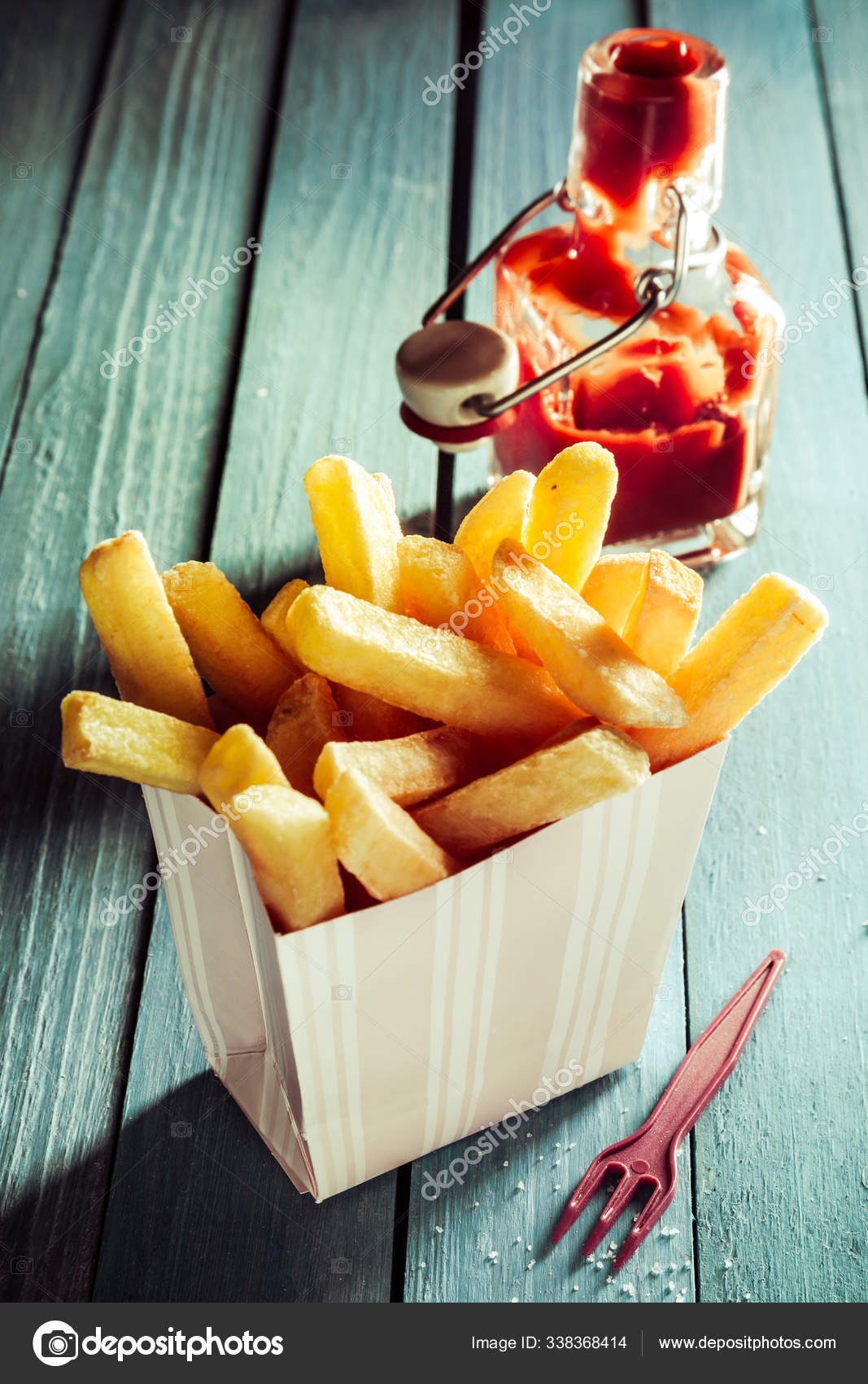 takeaway french fries packaging