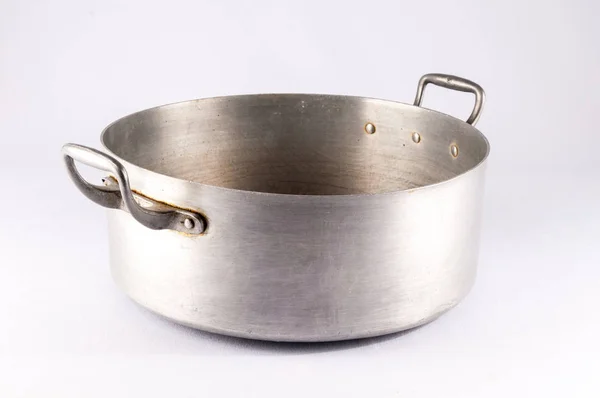 Foto Van Een Oude Aluminium Pot — Stockfoto