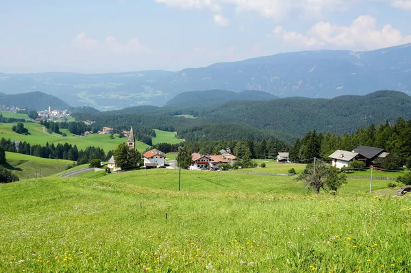 Kastelruth Verte Aan Linker Zijkant Van Seiseralm Zuid Tirol — Stockfoto