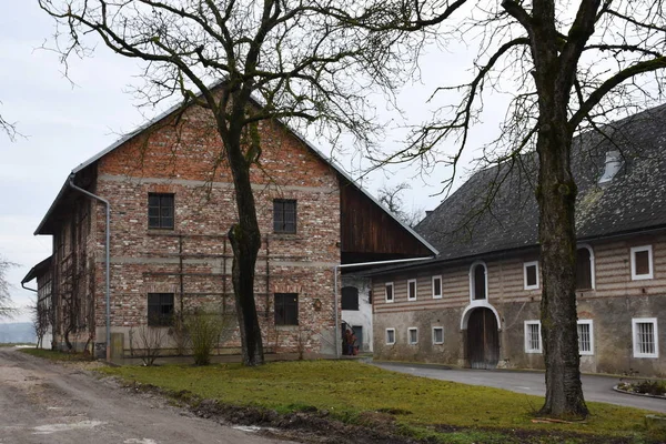 Altes Bauernhaus Landwirtschaft Tor Fenster Blech Garsten Ruine Ziegel — Stockfoto