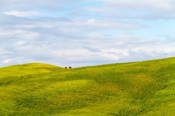 Toscaanse Landschap Voorkant Van Prachtige Bewolkte Lucht — Stockfoto