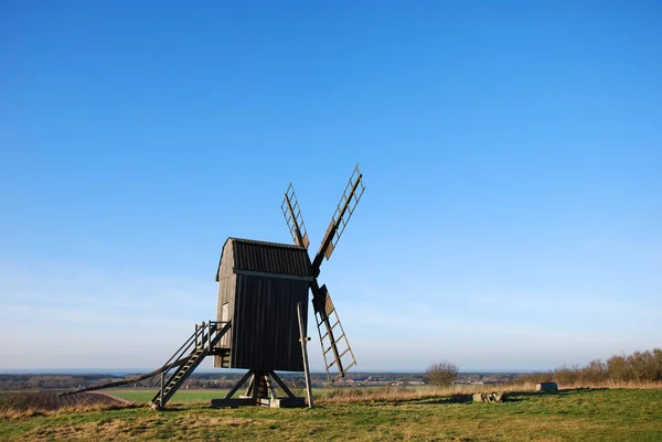 Solbelyst Gammal Traditionell Träväderkvarn Den Svenska Öland Sol Och Vind — Stockfoto