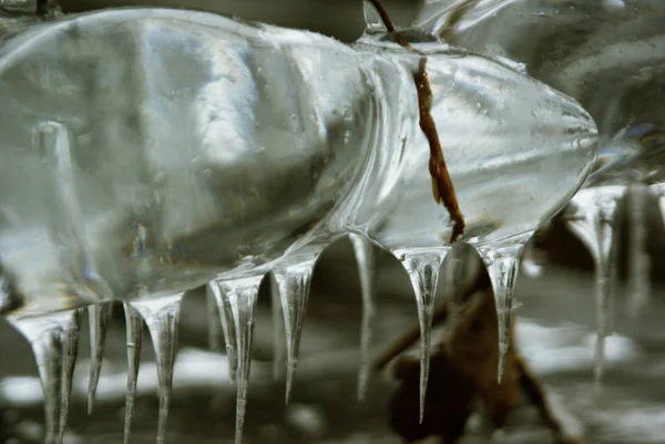 Ledové Útvary Přírodní Umění Vytvořené Vysoké Vodě Silném Mrazu — Stock fotografie