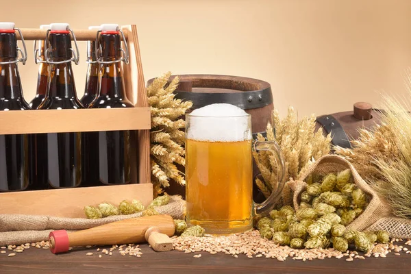 Bira Taşıyıcısı Bira Fıçısı Buğdaylı Bira Bardağı Arpa Zıpzıp Malt — Stok fotoğraf