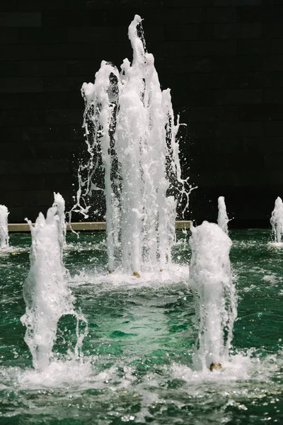 澳大利亚莫尔本的大型喷泉 — 图库照片