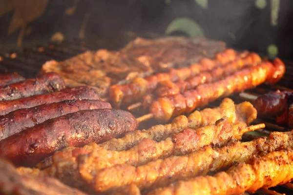 Bratwurst Filete Chuletas Kebabs Asados Parrilla Carbón —  Fotos de Stock