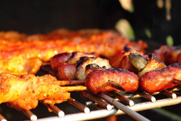 Bratwurst Filete Chuletas Kebabs Asados Parrilla Carbón —  Fotos de Stock