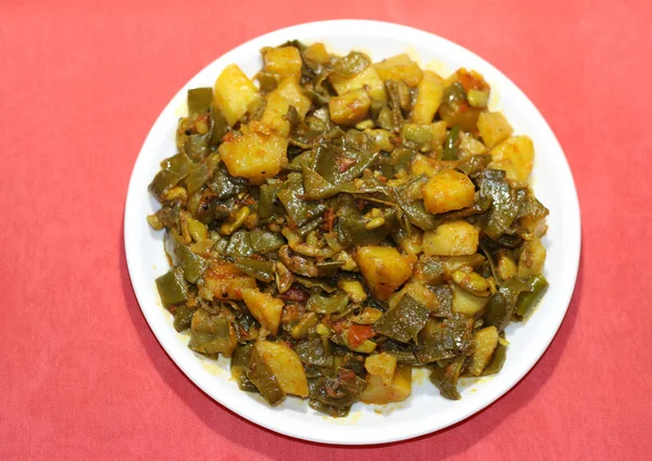 Prato Indiano Curry Vegetal Misto Contendo Batata Feijão Com Especiarias — Fotografia de Stock
