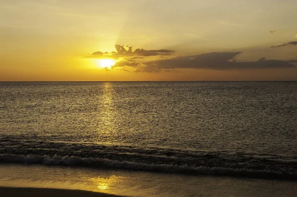 Spiaggia Con Colore Del Tramonto Crepuscolo Sulla Luce Del Sole — Foto Stock