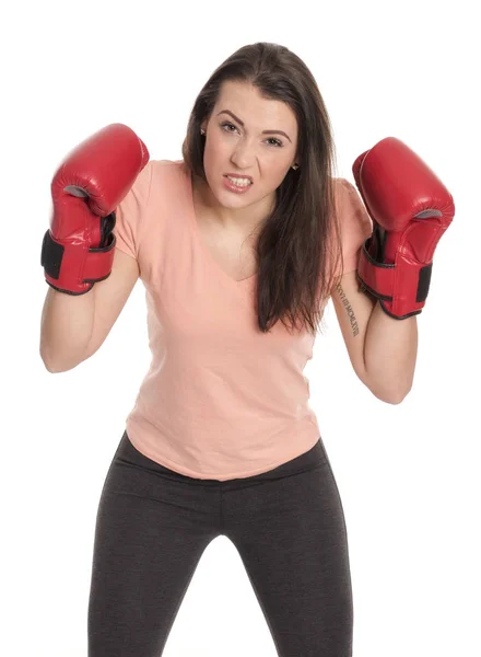 赤いボクシング グローブを持つ若い女性 — ストック写真