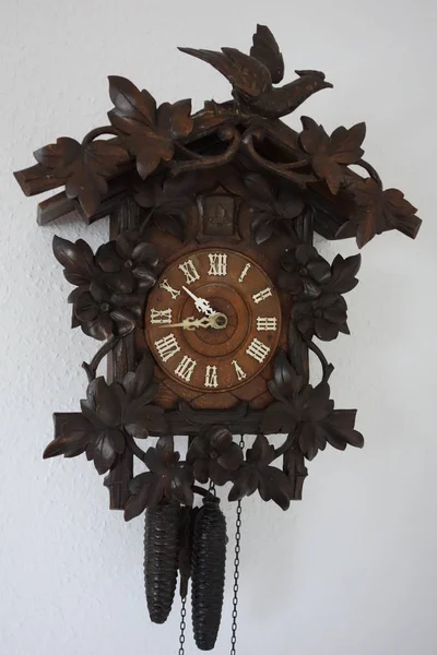 Reloj Cuco Tradicional Madera —  Fotos de Stock