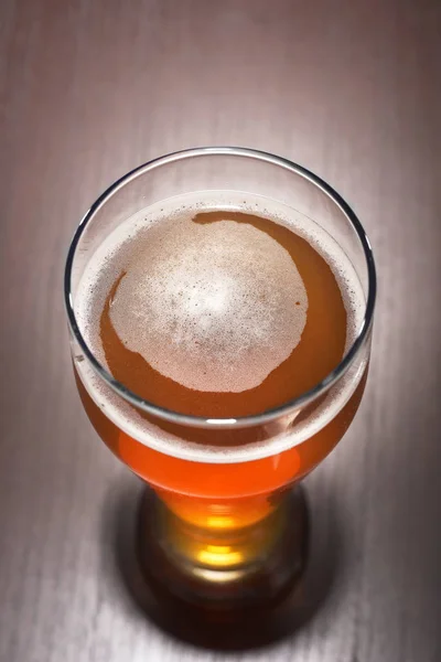 Closeup Beer Glass Foam Table — Stockfoto