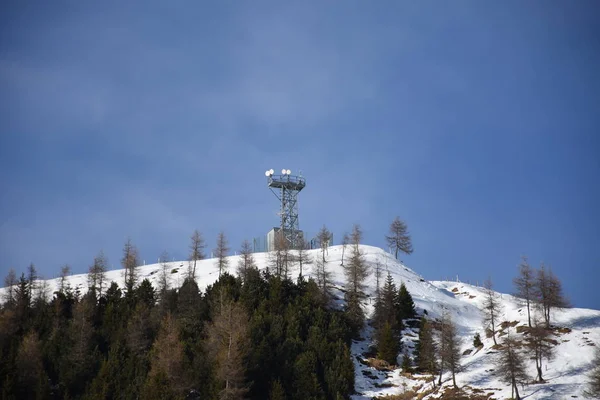 Rádiová Věž Věž Mikrovlnná Trouba Směrový Rádiový Stožár Vysílač Anténa — Stock fotografie