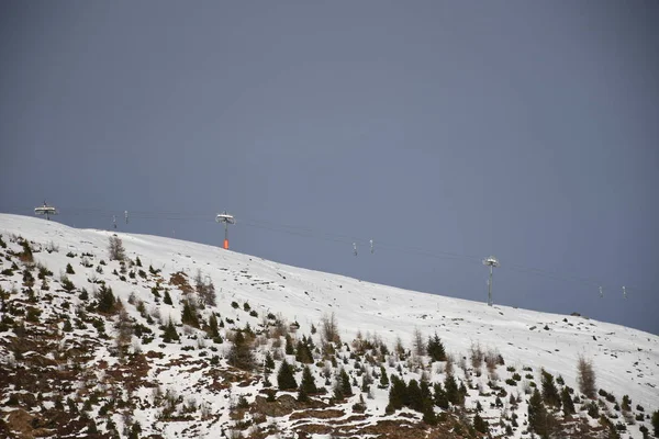 ウィンタースポーツ スキー場 スキー場 スキー場 Zettersfeld Lienz リフト — ストック写真