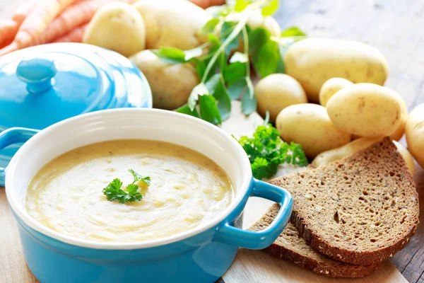 Kartoffelsuppe Blauen Topf — Stockfoto