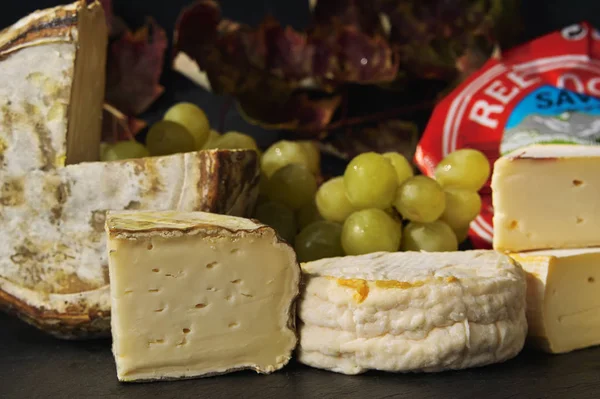 Peynir Şarap Yiyecek Içecek Konsepti — Stok fotoğraf