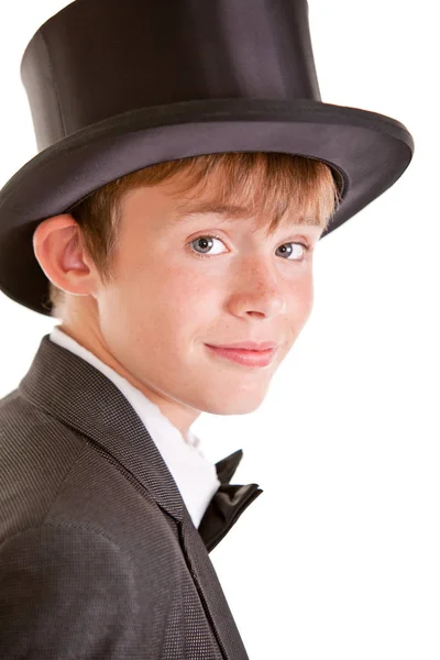 Close Guapo Joven Traje Formal Sombrero Superior Sonriendo Cámara Contra — Foto de Stock