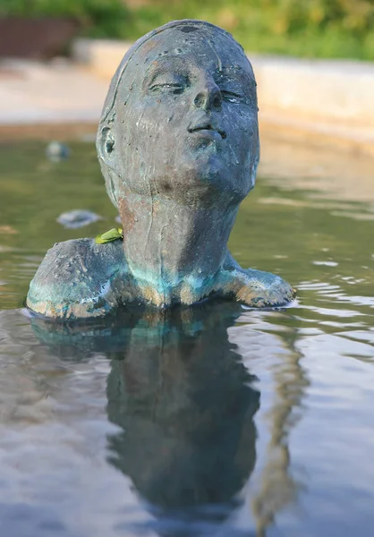 Estátua Nadador Mulher Bronze Uma Fonte Barcelona Espanha — Fotografia de Stock