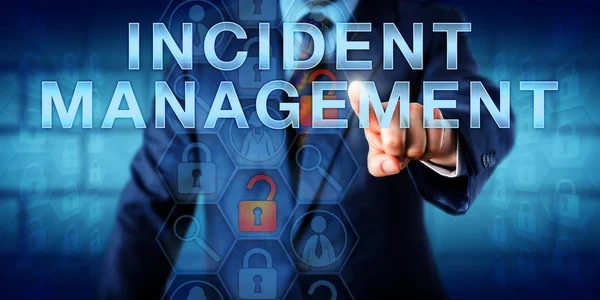 Администратор Нажимает Incident Management Интерфейс Сенсорного Экрана Технологическая Метафора Концепция — стоковое фото