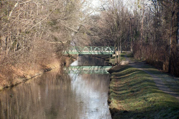 Paisaje Rural Del Canal Con Puente Hierro Sobre Wiener Neustaedter — Foto de Stock