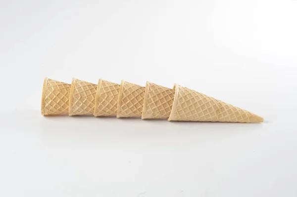Fagylalttölcsér Egy Fehér Háttér — Stock Fotó