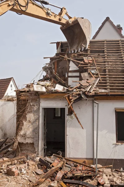 Large Track Hoe Excavator Tearing Old House — Stock Photo, Image