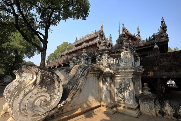 Templo Shwenandaw Kyaung Mandalay — Fotografia de Stock