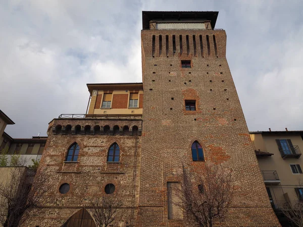 Medievale 中世纪塔和在 Settimo 塞内塞 意大利的城堡 — 图库照片