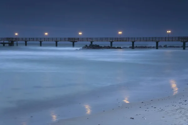 Noche Mar Báltico Muelle Con Luces Encendidas Mar Báltico Verano — Foto de Stock