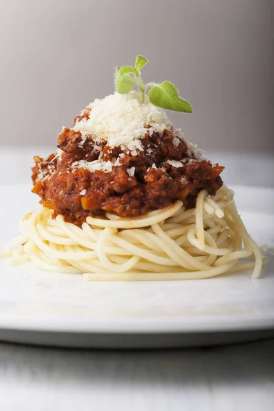 Espaguetis Con Salsa Boloñesa Plato —  Fotos de Stock
