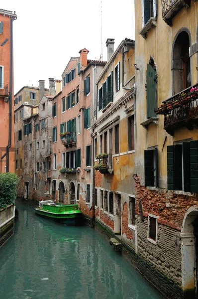 Ένα Σπίτι Στο Κανάλι Της Βενετίας — Φωτογραφία Αρχείου