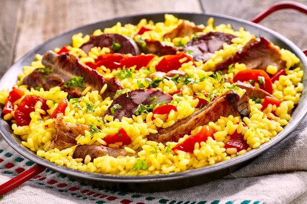 Özel Spanyol Homo Paella Yedek Kaburga Kırmızı Biberli Tuzlu Pirinç — Stok fotoğraf