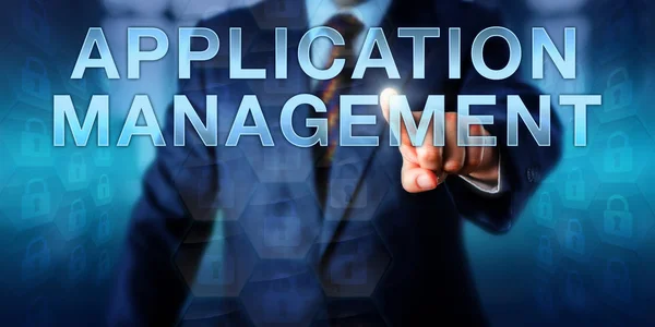 Företagschefen Trycker Application Management Ett Pekskärmsgränssnitt Affärsidé För Datahantering Hanterad — Stockfoto