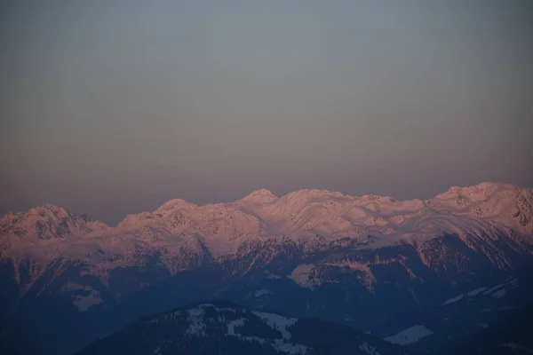 Alpenglow Západ Slunce Noc Lienz Dolomites Hochstein Zettersfeld Zima Sníh — Stock fotografie