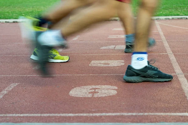 Vue Latérale Faible Angle Des Coureurs Non Identifiables Laissant Une — Photo