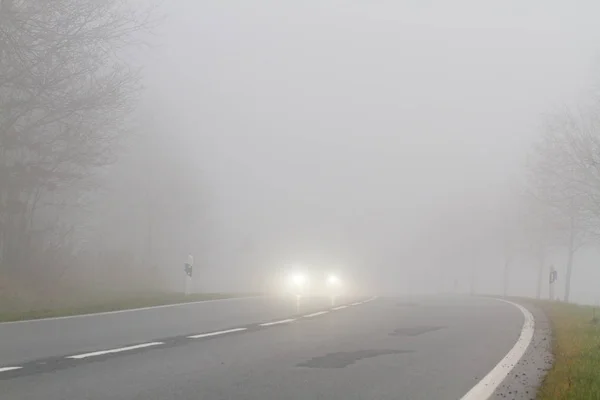 Straße Nebel Winter — Stockfoto