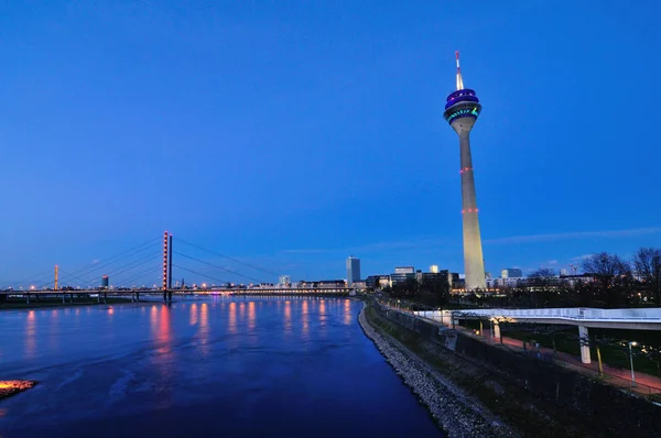 Torre Televisión Oberkassler Puente Dusseldorf — Foto de Stock