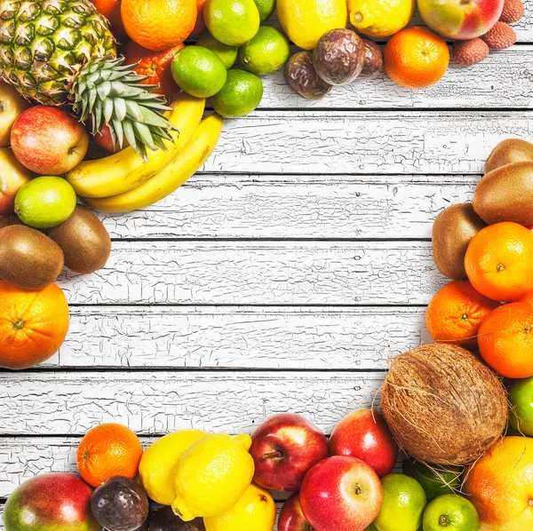 Vers Fruit Witte Houten Ondergrond Gezond Eten Dieet Concept Winter — Stockfoto