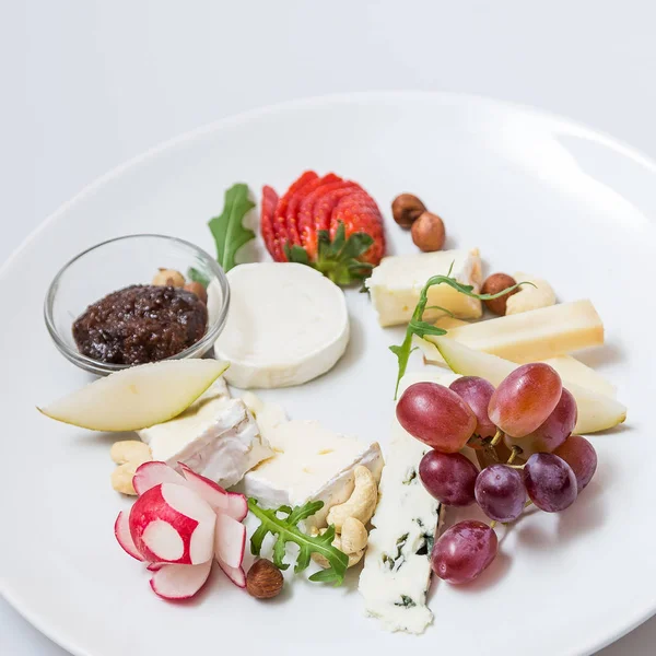 Assiettes Hors Œuvre Pour Fromage Aux Fruits Comme Image Menu — Photo