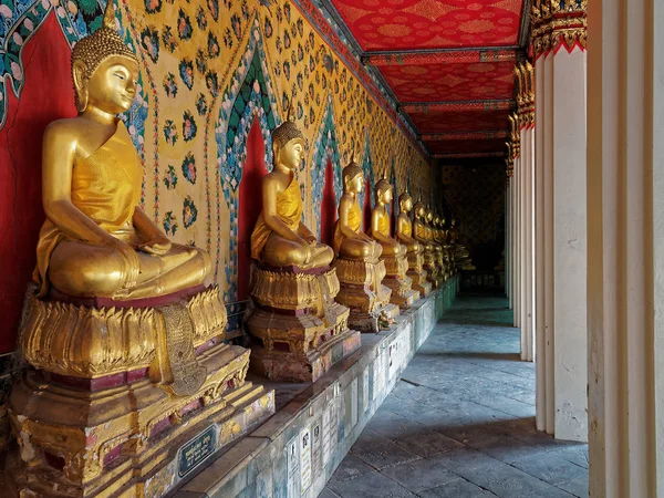 Bangkok Taki Wat Arun Oturan Altın Renkli Buda Heykelleri — Stok fotoğraf