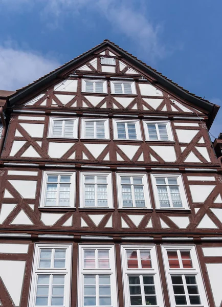 Egy Csodálatos Öreg Fapados Ház Előtt Egy Fritzlar Faluban Németországban — Stock Fotó