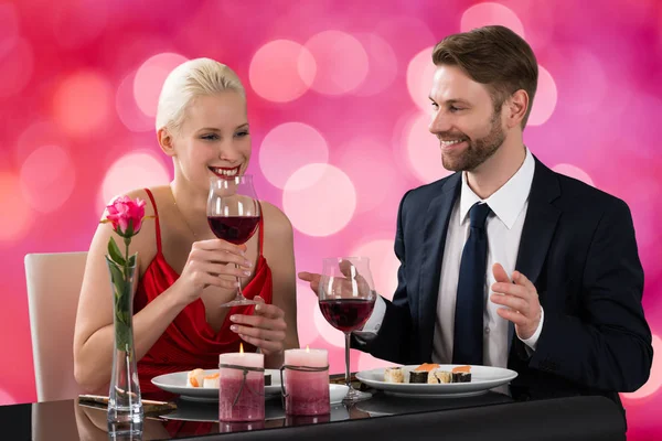 Portrait Young Couple Having Dinner Restaurant Bokeh Background — Stock Photo, Image