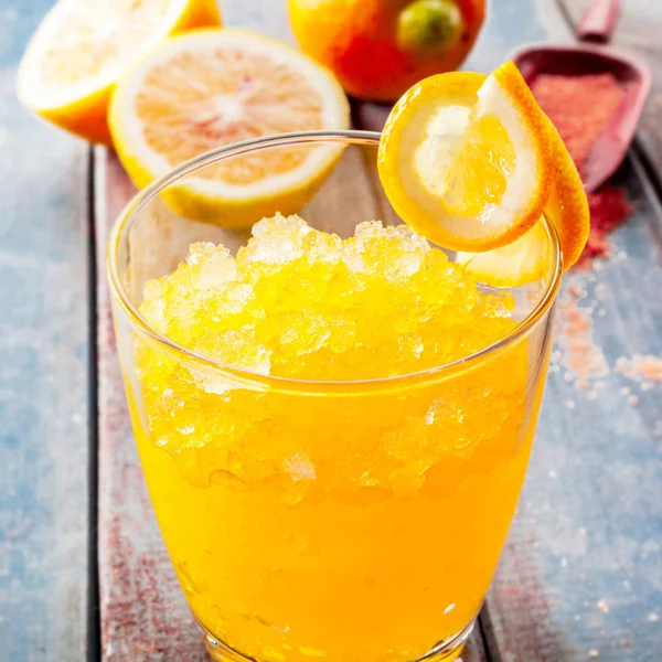 Enkel Glas Vol Gele Citroensmaak Drank Schil Met Fruit Suiker — Stockfoto