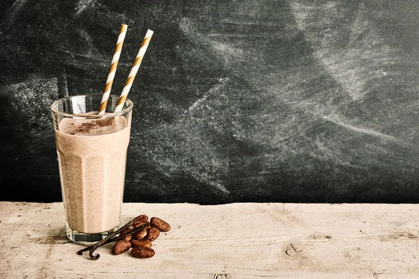 Ett Glas Blandad Vanilj Och Krydddryck Med Två Sugrör Ett — Stockfoto